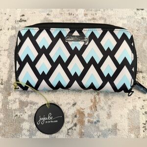 Ju-Ju-Be Black and Light Blue Chevron Wallet New